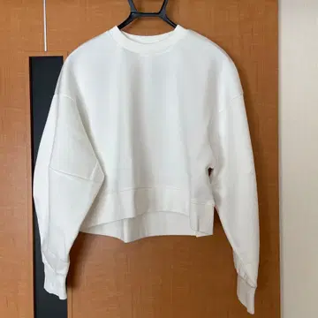 Vin 화이트 크롭 맨투맨