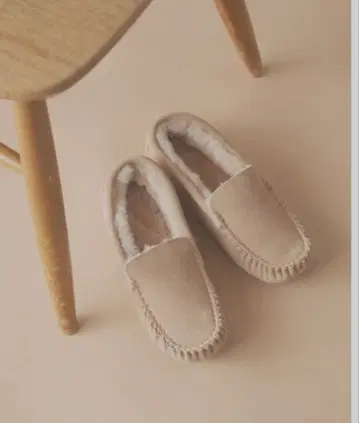 베이지 스웨이드 모카신