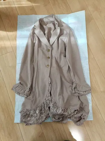 Axes femme 베이지 프릴 롱 코트 F 사이즈