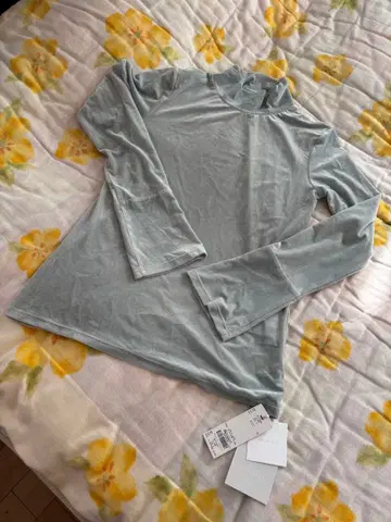 라이트 블루 하이넥 긴팔 셀포드 택 포함 미사용 새상품