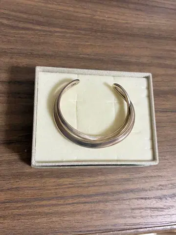 ete 실버 트위스트 디자인 뱅글