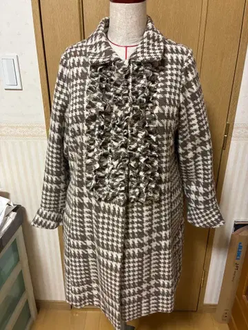 프릴 장식 롱 코트 브라운 체크