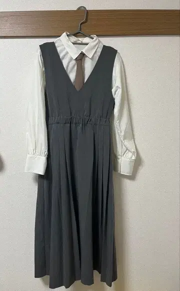 에카 소포 원피스, 블라우스 세트