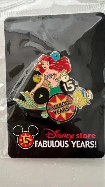 [ 새상품 미개봉 ] 디즈니 스토어 15주년 한정판 아리엘 핀 배지