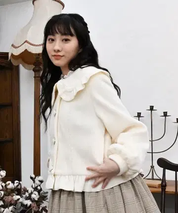 axes femme kawaii 백프릴 숏코트