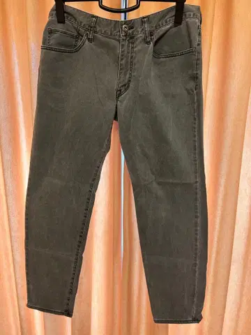 슬림핏 그레이 데님 팬츠