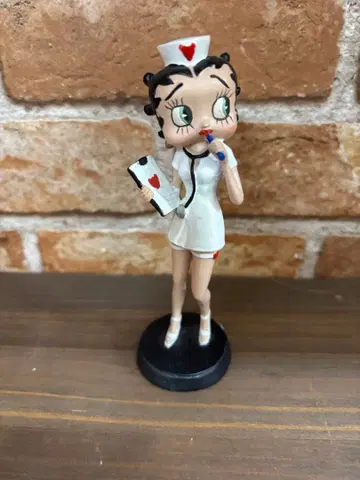 레어! 베티 부프 간호사 피규어 약 15cm 2008년제