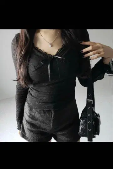 me+em select 완판템 프론트 리본 레이어드 레이스 탑