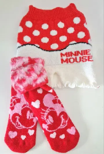 TOKYO Disney Resort 미니의 복슬복슬 니트 팬츠와 양말