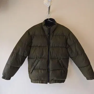 올리브 그린 다운 자켓