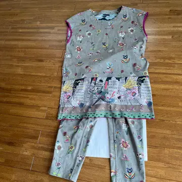 꽃무늬 슬리브리스 팬츠 셋업