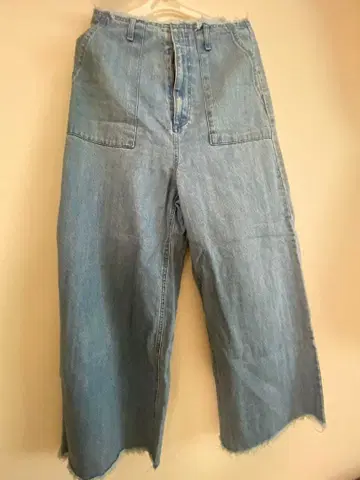 라이트 블루 와이드 팬츠 프린지 헴