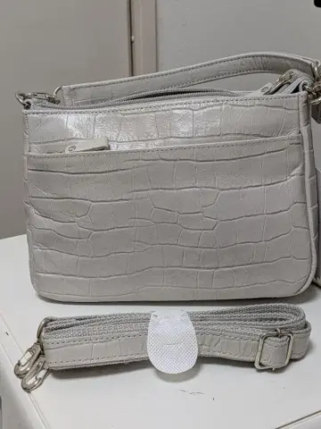 그레이 크로커다일 패턴 핸드백