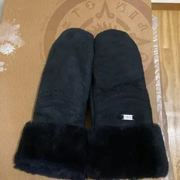 emu 블랙 양가죽 미튼 XS