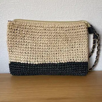 [ 새상품급 ] HIAND 하이앤드 베이지와 블랙의 클러치백