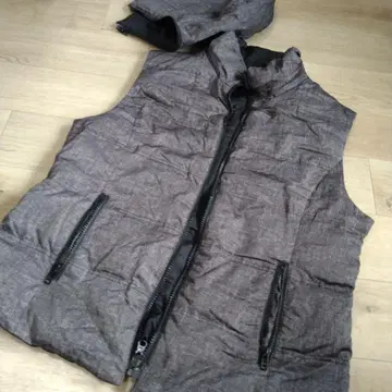 새상품급 스포티프 그레이 계열 다운 베스트 후드 부착 L