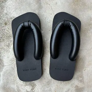 YUME YUME 블랙 Suki 비치 샌들