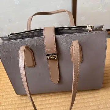 [FURLA] 가죽 메트로 미디엄 토트백