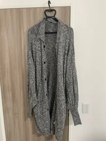 glamb 모노톤 그레이 버튼 가디건