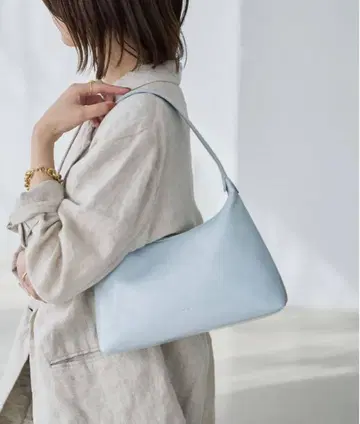 베이크루즈 STAND OIL 라이트 블루 핸드백