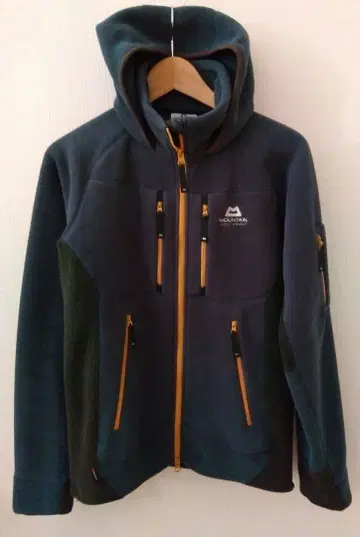 새상품급 남성용 후드 부착 플리스 자켓 (일본 M 상당)