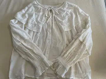 사만사 모스모스 오버 레이스 옷깃 블라우스 아이보리 SM2