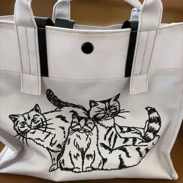 ear PAPILLONNER 이아파피요네 고양이 가족 토트백