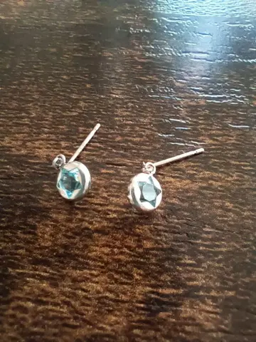K14WG 패싯 컷 클리어 블루 귀걸이 (캐치 없음)