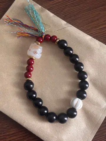 아기 고양이의 주사와 단목의 행운 팔찌