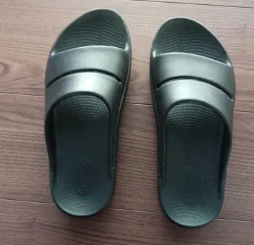 다크 그레이 슬라이드 샌들 합성수지제