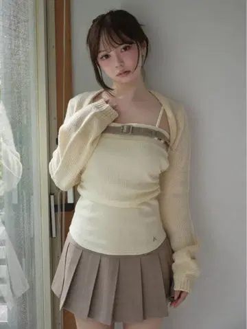 andmary Heidi 벨트 플리츠 세트업 아이보리