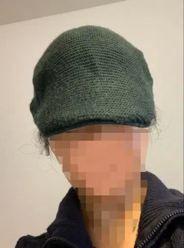 다크 그린 니트 헌팅 캡