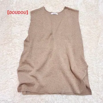 [ DOUDOU ] 드두 깊은 V넥 니트 베스트 슬릿 베이지