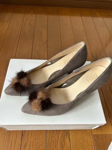 [ 새상품급 ] pitti 그레이 스웨이드 스틸레토 하이힐