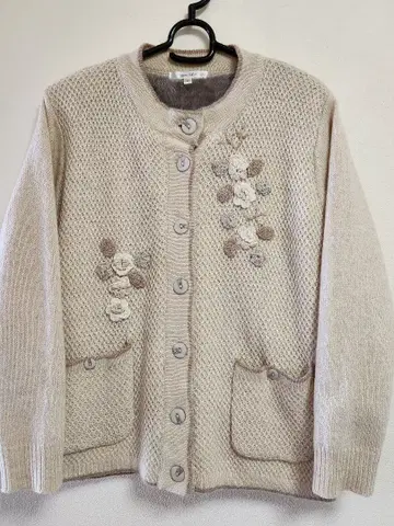 꽃 자수 베이지 니트 가디건