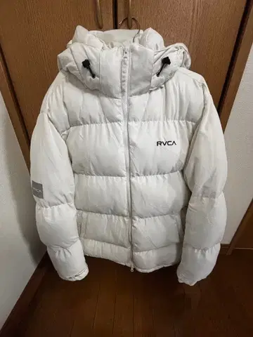 RVCA 화이트 다운 자켓 L