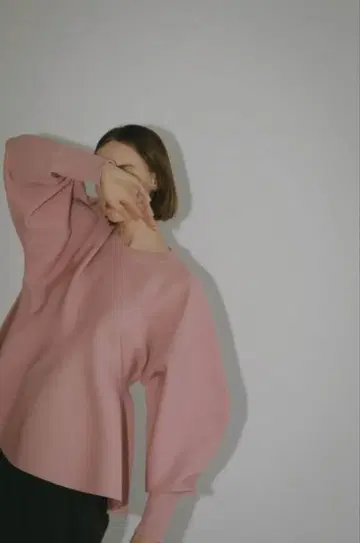 MANOF(마노프) 플레어 니트 핑크