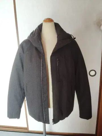 다크 그레이 다운 자켓 M 사이즈