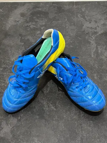 엄브로 축구 스파이크 액세서레이터 프로 FG 28.5cm