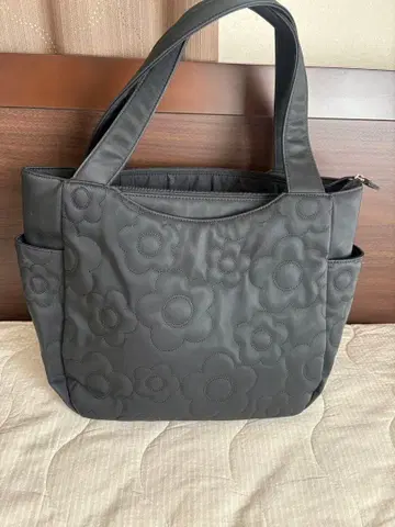 MARY QUANT 블랙 꽃무늬 퀼팅 토트백