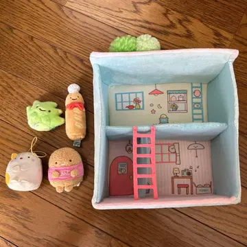 스미코구라시 스미코 하우스 옥상 정원 포함 2층 봉제 인형