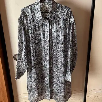 얇은 소재 레오파드 무늬 코트