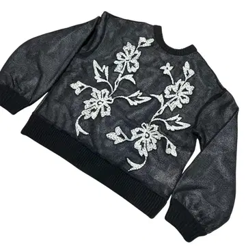 AMERI UND HAND EMBROIDERY MESH TOP 블랙