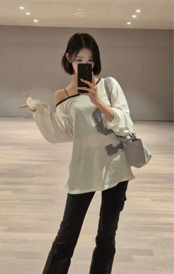 Hearts2Hearts 지우 착용! museweek 롱 슬리브