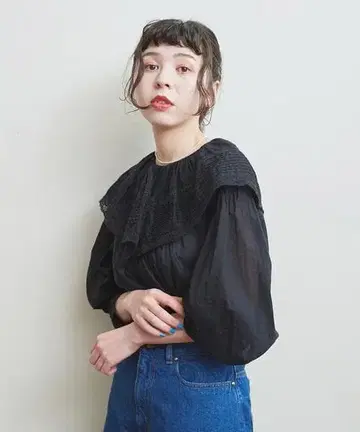 80 보일 레이스 핀턱 케이프 칼라 블라우스