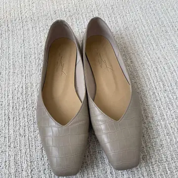 르 타론 베이지 악어 엠보싱 플랫슈즈 25cm