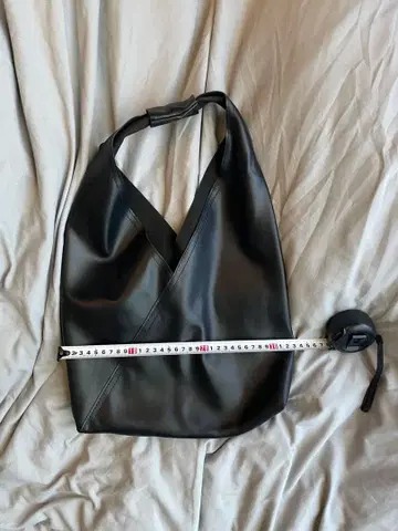 블랙 토트백 합성 피혁