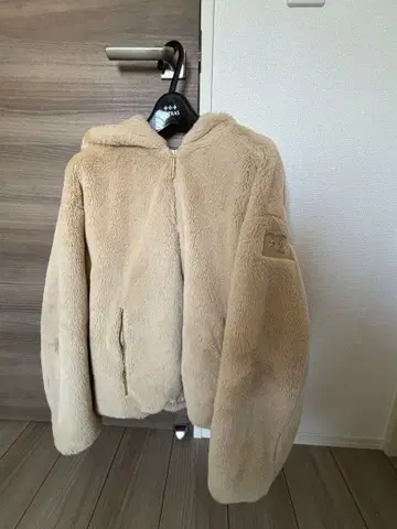 TATRAS 후드 부착 보아 자켓