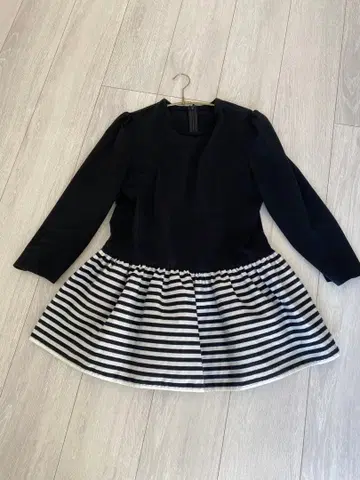 세련된 borders at balcony 7부 소매 티셔츠