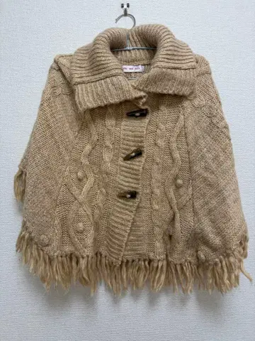 케이블 니트 판초